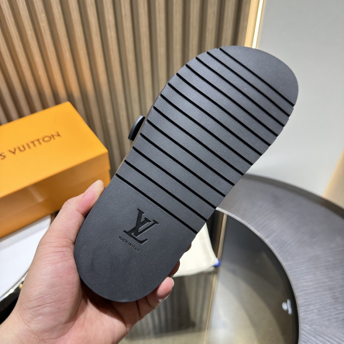 L&V sandal 64