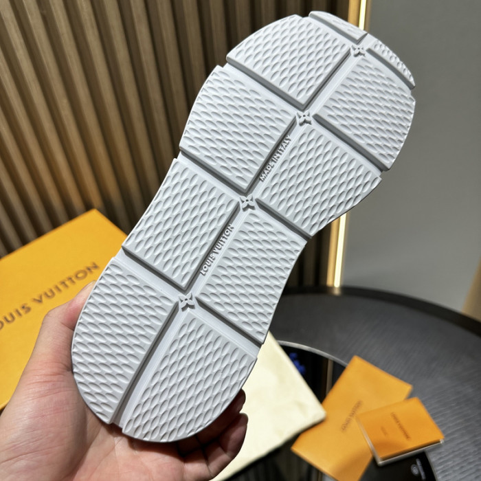 LV snekaers 160