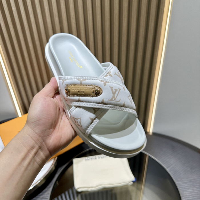 L&V sandal 54