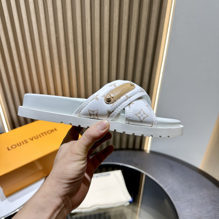 L&V sandal 54