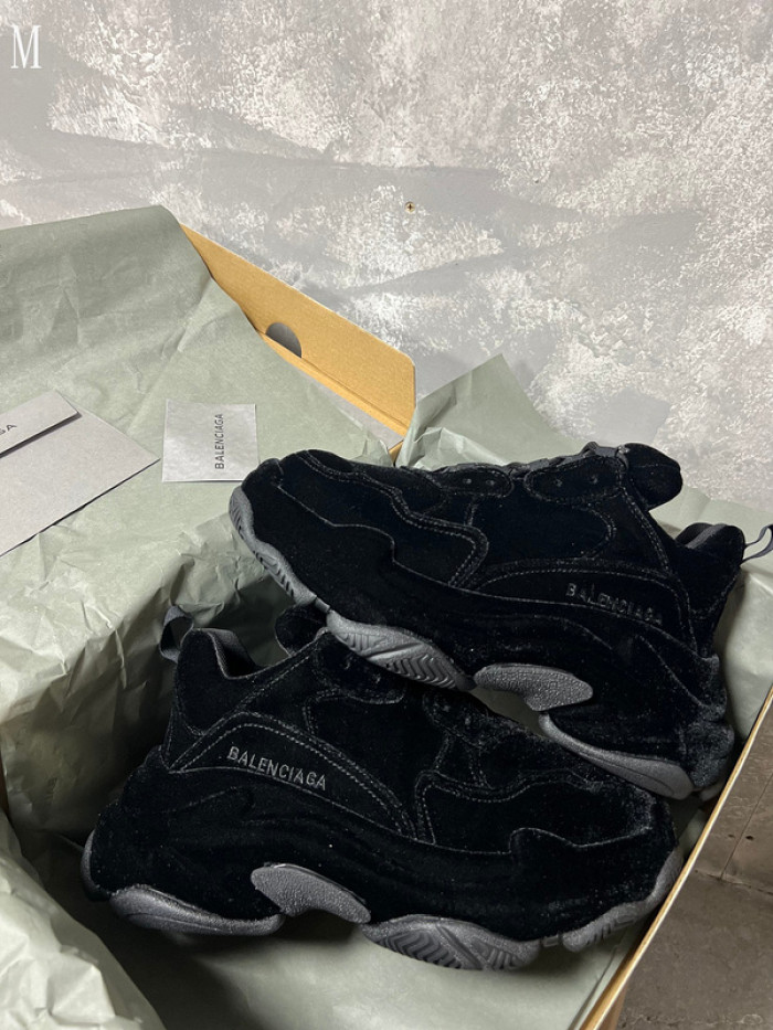 BALENCIAGA TRIPLES 17