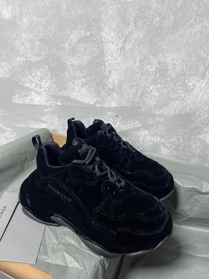 BALENCIAGA TRIPLES 17