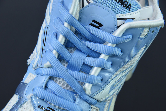 SNEAKER RUNNER 11