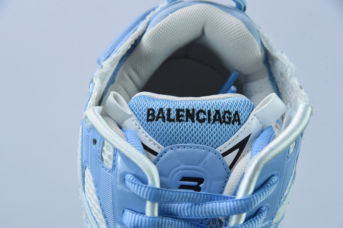 SNEAKER RUNNER 11