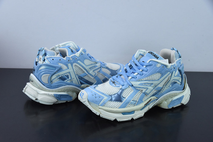 SNEAKER RUNNER 11