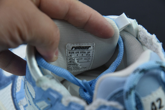 SNEAKER RUNNER 11