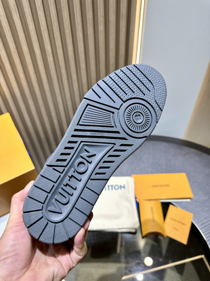 LV snekaers 185