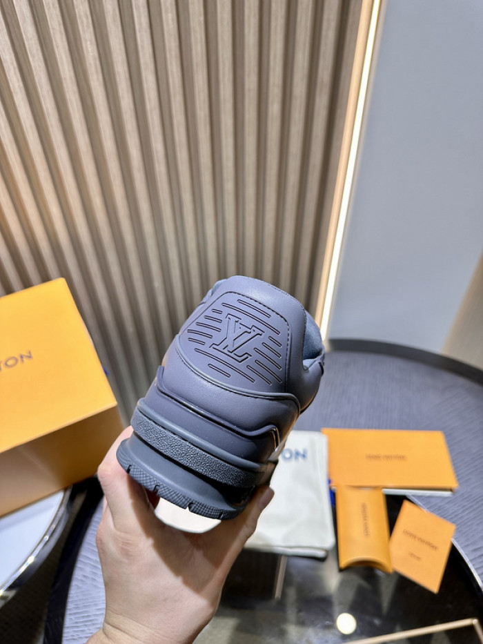 LV snekaers 185