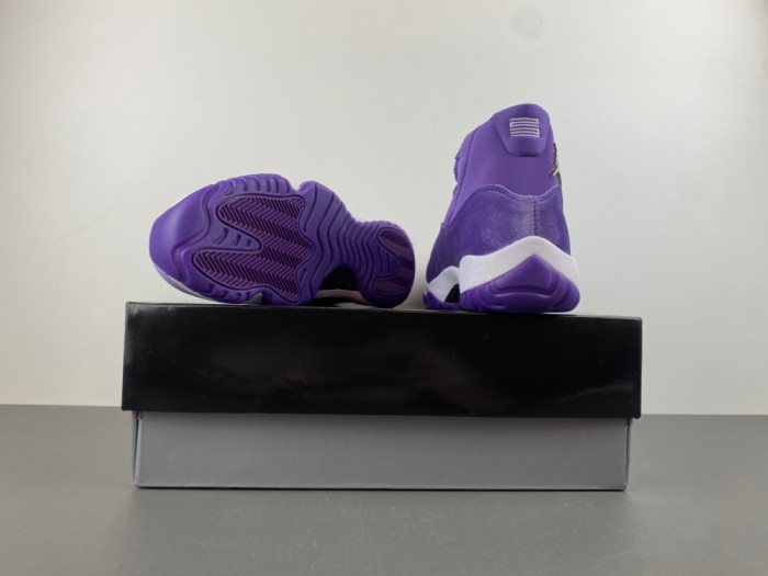 Air Jordan 11-CT8012-555