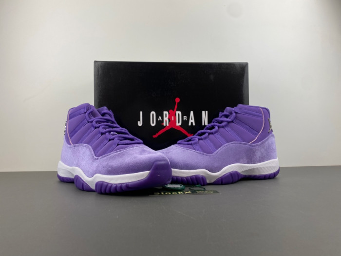 Air Jordan 11-CT8012-555