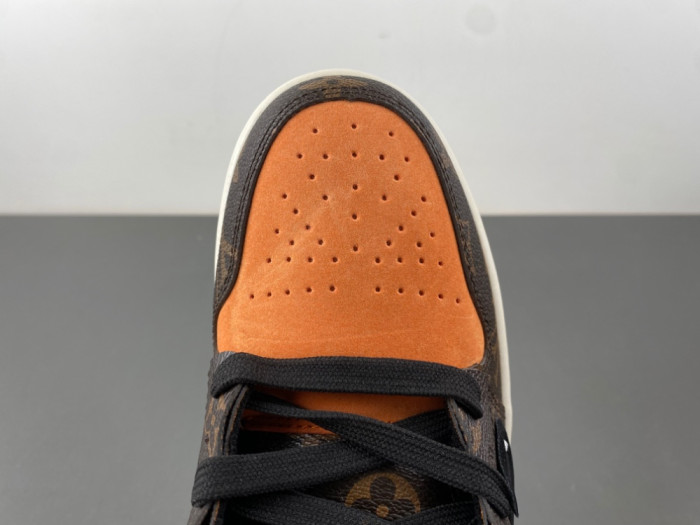 OFF-WHITE x Air Jordan 1 LV-554724-555