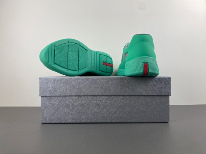 Prada 72