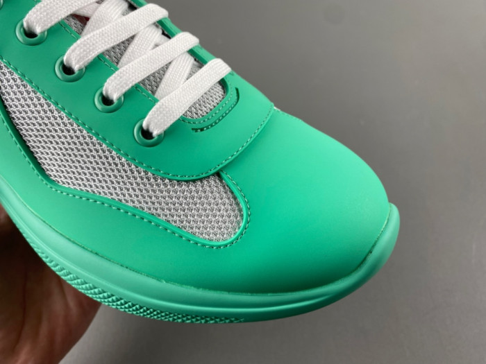 Prada 72