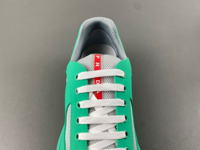 Prada 72