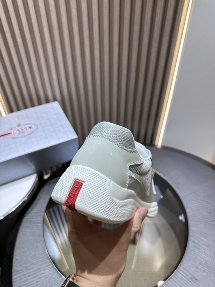 Prada 52