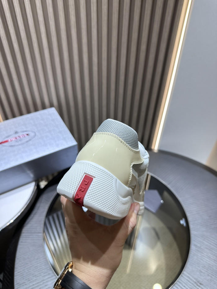 Prada 48